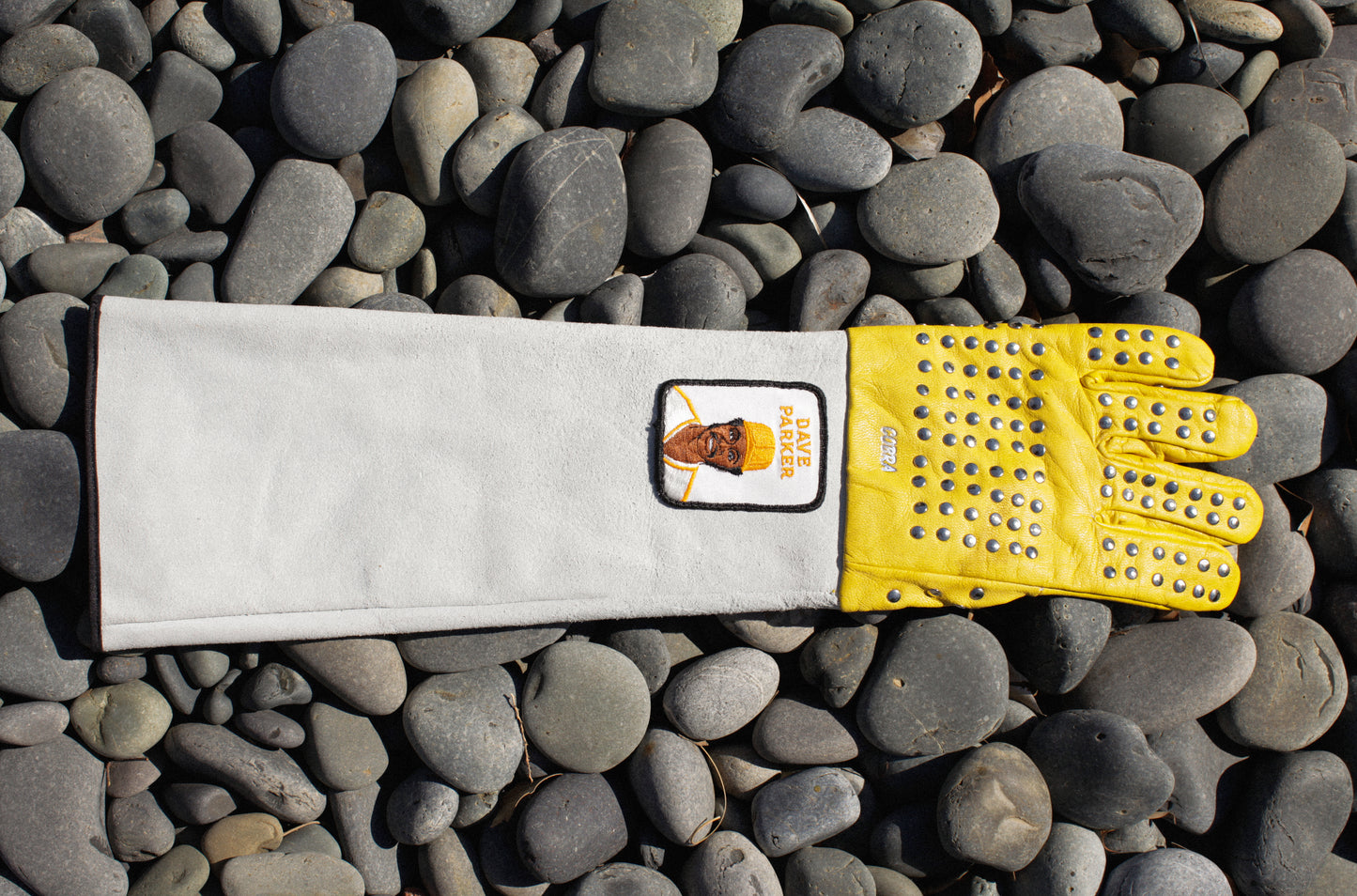 ‘Cobra’-proof snake handling gloves