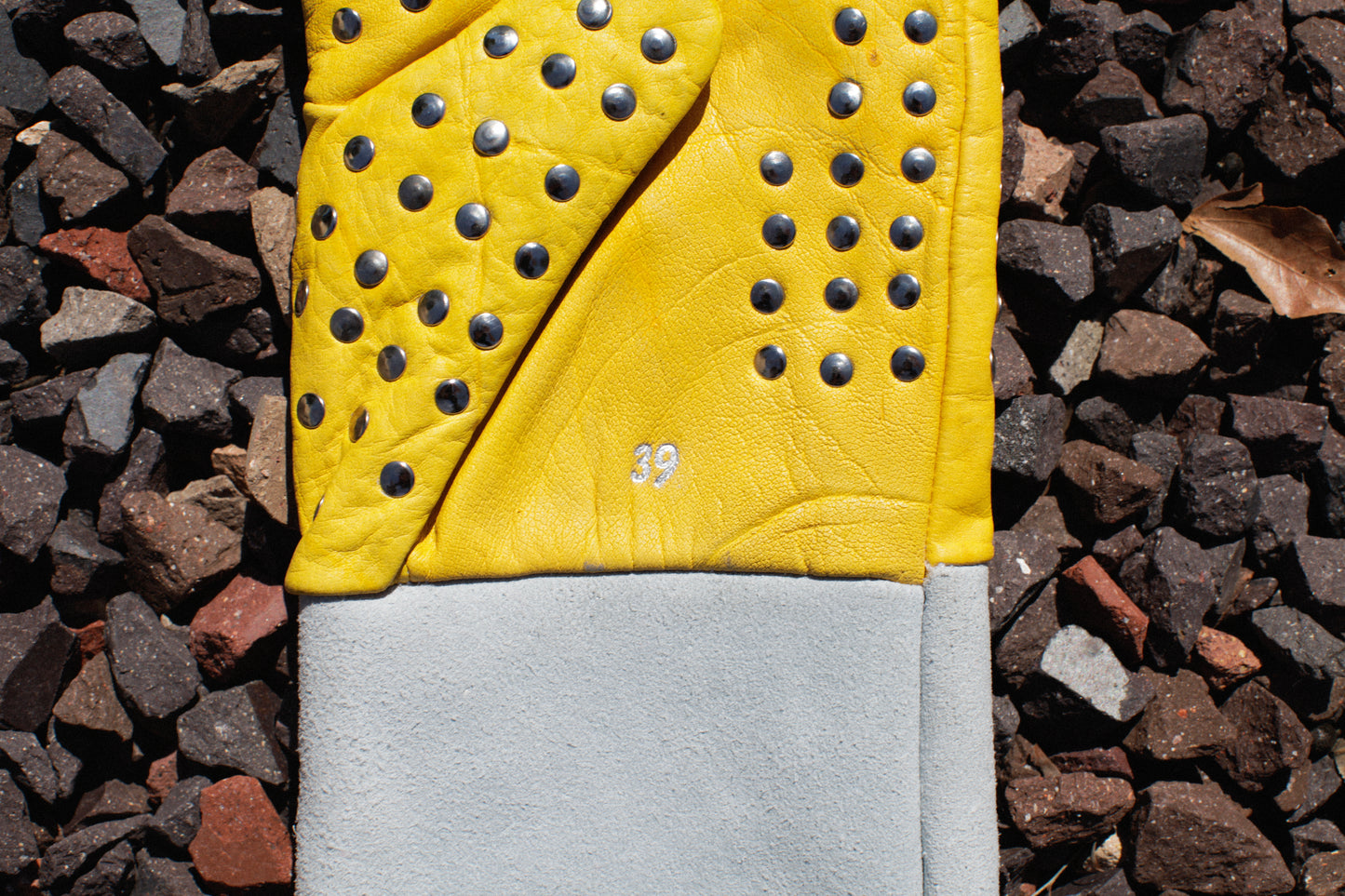 ‘Cobra’-proof snake handling gloves
